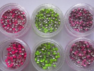 12 delig set Neon studs in wieltje